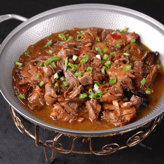 美味的小鸡炖蘑菇