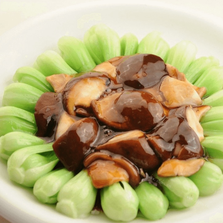 美味的青菜炒香菇