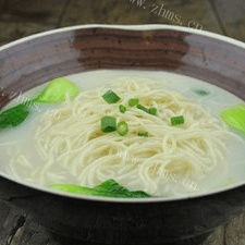 香喷喷的清汤面