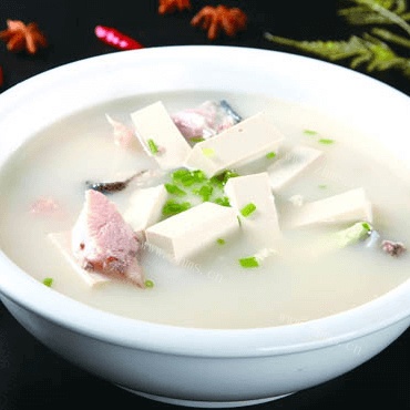 家常鱼头豆腐