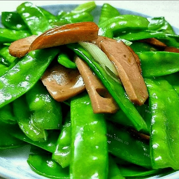 特色菜荷兰豆炒腊肠