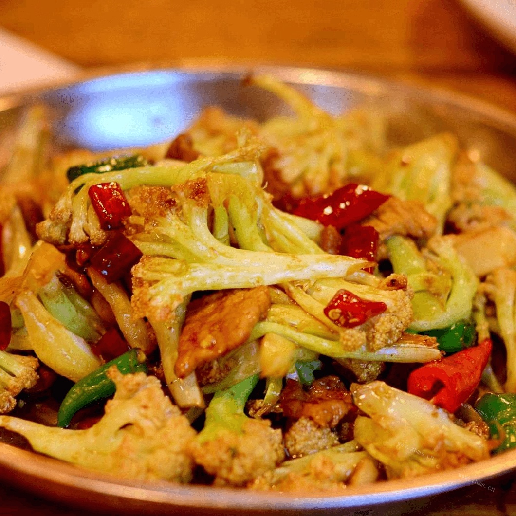 自制花菜炒肉