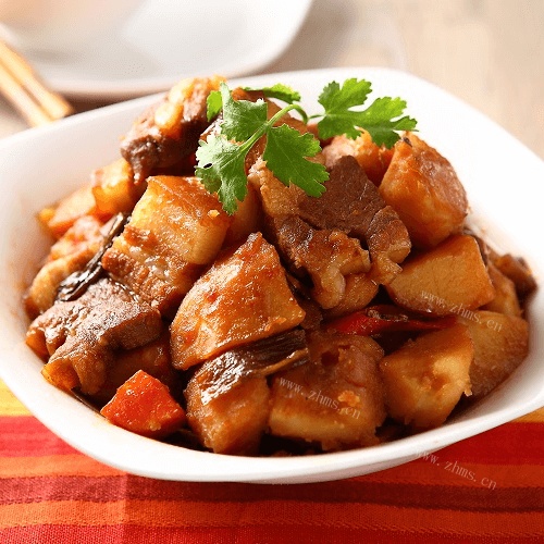 家常土豆炖肉