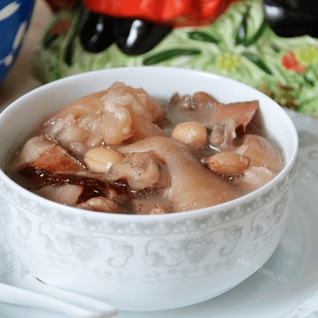 香香的黄豆炖猪蹄