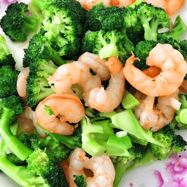 特色菜西兰花炒虾仁