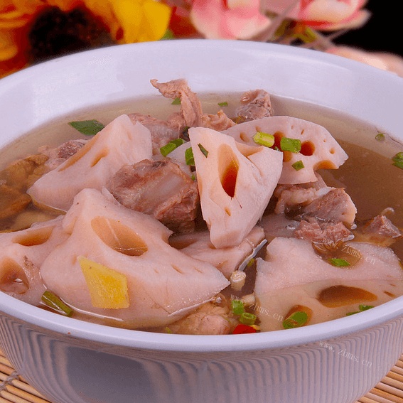 美味的莲藕排骨汤