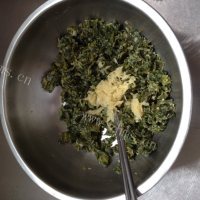 简单的粉蒸芹菜叶做法图解7)