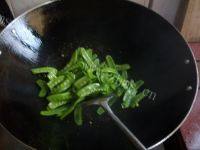 口感饱满的荷兰豆炒牛肉