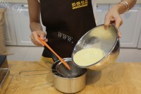 美味的法式焦糖布蕾做法图解6)