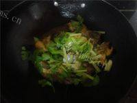 「儿童美食」香菇烧鲈鱼做法图解7)