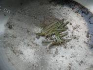 家常菜香菜炒肉丝做法图解8)