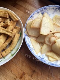 香软排骨砂锅煲做法图解2)