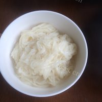 美味的黄丝菌鸡蛋汤面做法图解9)
