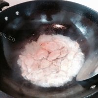可口的荷兰豆炒肉片做法图解4)