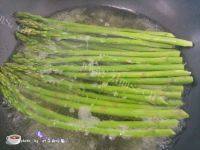 家常菜蚝油芦笋做法图解5)