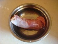 色味俱佳的糖醋里脊做法图解1)