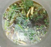 美味的豆腐粉丝汤做法图解5)