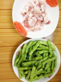 下饭的四季豆炒肉做法图解1)
