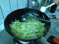 家常菜芹菜土豆丝做法图解6)