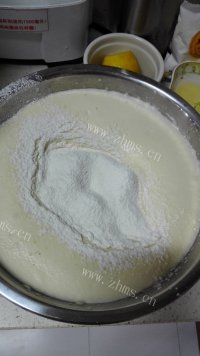 海绵纸杯蛋糕做法图解4)