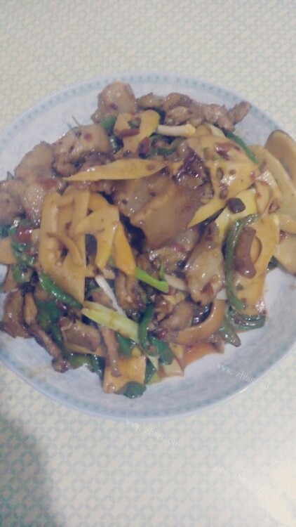 美味营养的竹笋炒肉