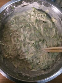 简单的煎茄饼做法图解3)