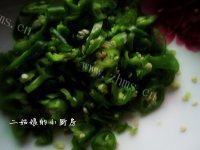 家常菜尖椒鸡蛋做法图解1)