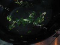 自制菠菜鸡蛋面做法图解3)