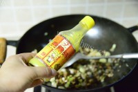 美味的黑三剁做法图解8)