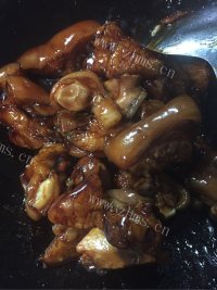 珍馐美味的红烧猪蹄做法图解4)
