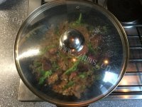 好吃的青椒香肠炒饭做法图解9)
