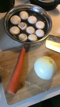 美味红烩牛肉做法图解4)