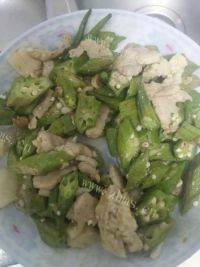 家常菜秋葵炒肉片