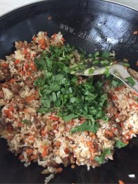 好吃的潮汕鸭肉炒饭做法图解7)
