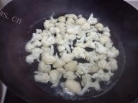 维生素丰富的炒花菜做法图解4)