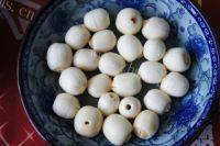 「DIY美食」红枣银耳莲子羹做法图解4)
