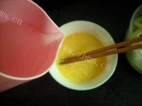 健康美食之西葫芦炒鸡蛋做法图解4)