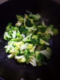 好吃的蒜蓉西兰花做法图解5)