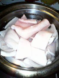 自制水晶肉皮冻做法图解3)
