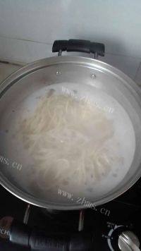 口感丰富的青菜炒面做法图解4)