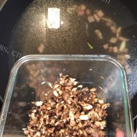美味的意大利蔬菜汤做法图解7)