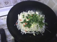 家常耗油金针菇做法图解4)