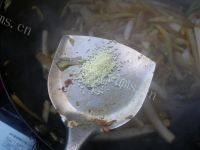 陶醉其中的醋熘白菜
