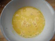 美味的蚕豆炒鸡蛋做法图解2)