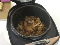 营养的香菇黄豆炖猪蹄的做法图解十六