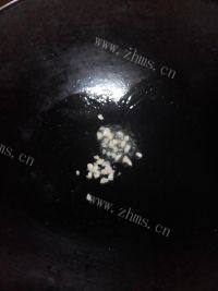家常菜荷兰豆炒腊肉做法图解4)