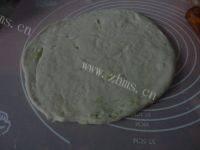 自己做的烫面葱花饼做法图解5)