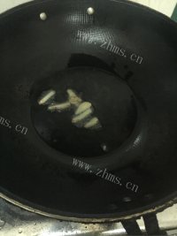 美味的清炒蛏子做法图解2)