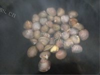 美味佳肴般的爆炒花蛤做法图解1)