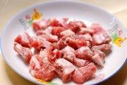 美味的酸梅酱蒸排骨做法图解1)
